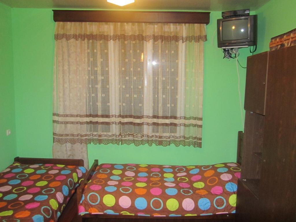 Suliko Guest House Batumi Quarto foto